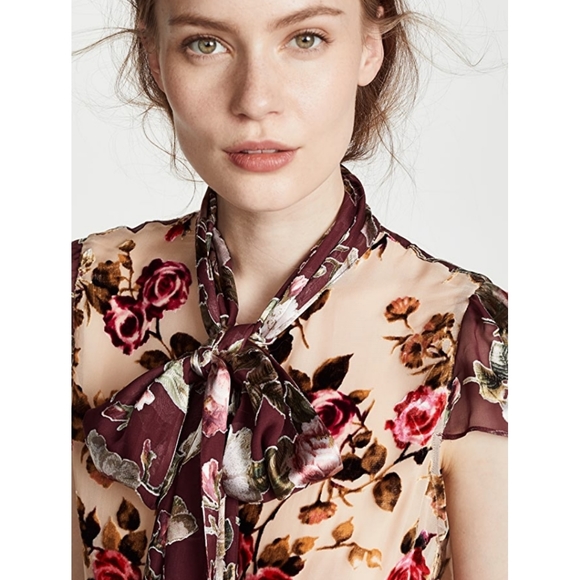 💥Last 1💥NWT ALICE + OLIVIA PUSSY BOW TOP - Picture 2 of 10